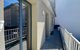 Cosy Flat Close To The Sea With Large Terrace